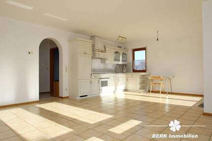 BERK Immobilien - Helle 2 Zimmer Wohnung mit Balkon und Stellplatz in ruhiger Wohnlage von Stockstadt - Stockstadt am Main