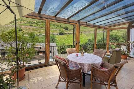 Haus zum Kaufen in Rüdesheim am Rhein 249.000,00 € 160 m²