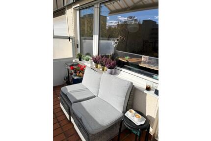 Moderne, voll möblierte 3- Zimmer Wohnung mit Garage in Leinfelde - Leinfelden-Echterdingen