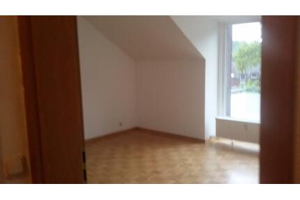 AB 1. MAI !schöne 2 (2,5) -Zimmer- Whg, DG, mit Sübalkon - Hamburg Altona