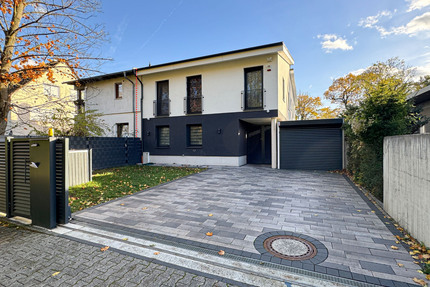 Haus zum Kaufen in Frankfurt am Main 990.000,00 € 255.38 m²