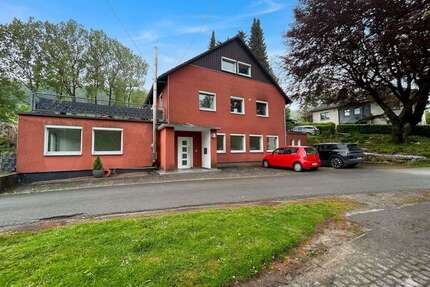 Haus zum Kaufen in Altenbeken 499.000,00 € 330 m²