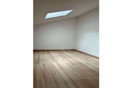 Wohnung zum Mieten in Dresden 254,87 € 23.17 m²