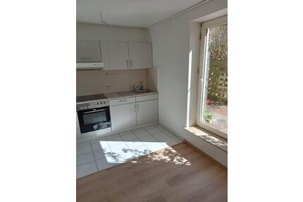 Helle 2-Zimmer-Wohnung mit Terrasse im ruhigen Hinterhof in Schle - Schleswig