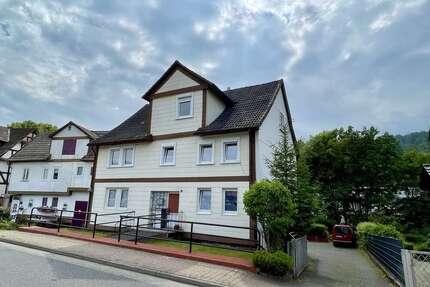 Haus zum Kaufen in Helsa 190.000,00 € 200 m²