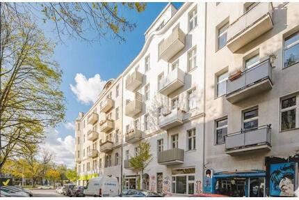 Bezugsfrei: 4-Zimmer, Stuck, Südbalkon, Wanne, 2. OG - Berlin Neukölln