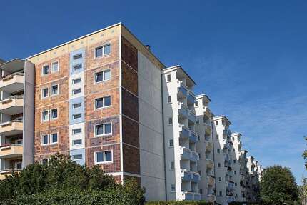 Wohnung zum Mieten in Rostock 278,00 € 37.13 m²
