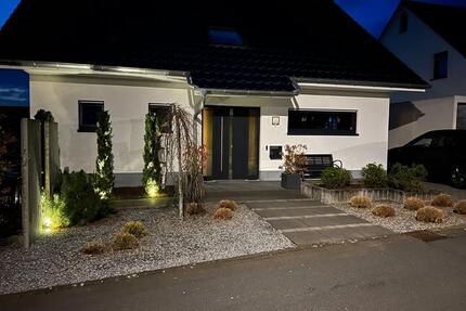 Freistehendes Einfamilienhaus (Bj. 2017), 6 Zimmer, großer Garten - Siegburg