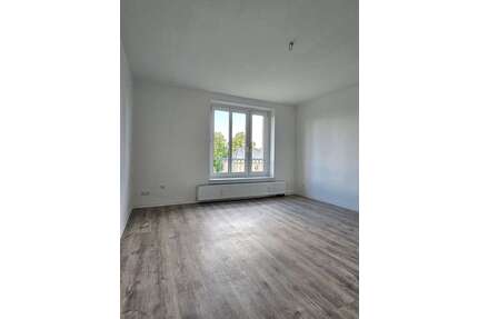 Wohnung zum Mieten in Jahnatal 325,00 € 58 m²