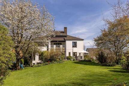 Haus zum Kaufen in Oberhausen 1.150.000,00 € 302 m²