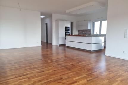 Helles & modernes Penthouse in Bad Soden zu vermieten - Bad Soden am Taunus