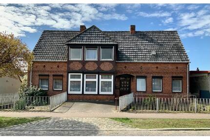 Einfamilienhaus mit Stall und Scheune - Schönhausen (Elbe)