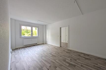 Frisch sanierte 4-R-Wohnung mit Balkon in Zentrumsnähe - Wilkau-Haßlau