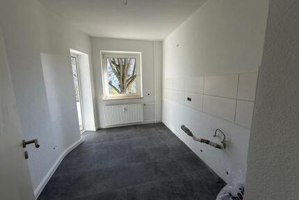 Kernsanierte 3-Zimmer-Wohnung mit Balkon (Innenhofausrichtung) - Hannover Herrenhausen-Stöcken