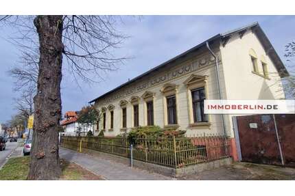 Haus zum Kaufen in Nauen 695.000,00 € 280 m²