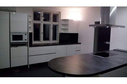 Im Alleinauftrag ! Ideales Heimwerker Objekt: 6 Zimmer, Küche, 2 Bäder, Unterkellert, Ausbaureserve Spitzboden, Terrasse, Garage Werkstatt ! - Schulzendorf