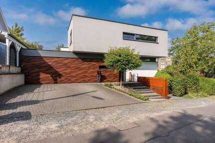 Haus zum Kaufen in Hennef-Sieg 1.925.000,00 € 306 m²
