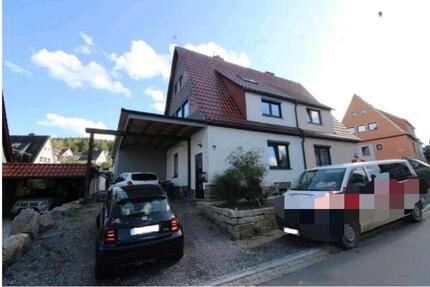 Familienfreundliche Doppelhaushälfte mit 5 Zimmern & Garten - Zschopau