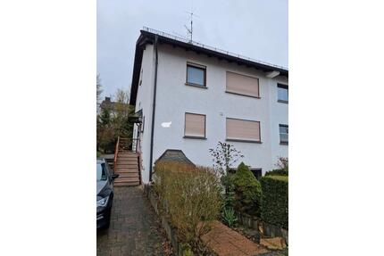 Doppelhaushälfte zu vermieten - 2.000,00&nbsp;EUR Kaltmiete, ca.&nbsp; 165,00&nbsp;m&sup2; in Taunusstein (PLZ: 65232)