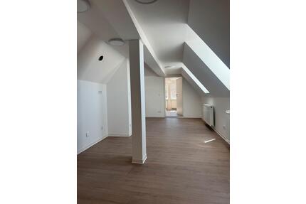 Dachgeschoss Wohnung 2 Zimmer Saniert Erstbezug Innenstadt - Melsungen