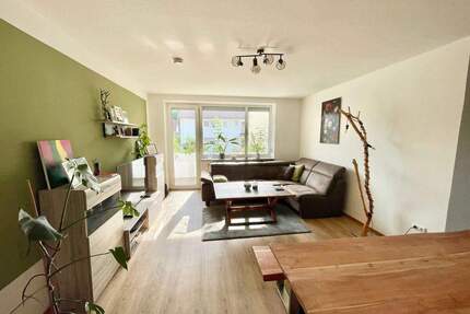 Provisionsfrei! Fantastische und gepflegte 4-Zimmer-EG-Wohnung mit eigenem Garten, Terrasse & Balkon mit ca. 120 qm in Nürnberg Katzwang