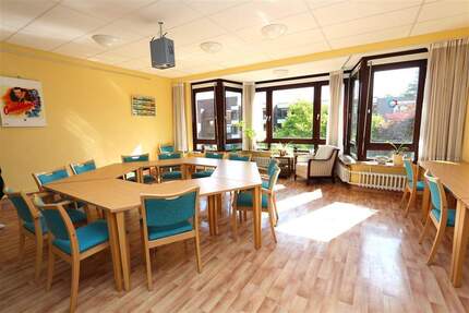 Vielfältig nutzbare Gewerbeflächen im ehem. Klinikgebäude des Albertinen-Hauses am Sellhopsweg - Hamburg Schnelsen