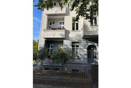 Haus zum Kaufen in Berlin 1.900.000,00 € 649.07 m²