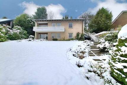 Zeit, den Winterschlaf zu beenden - ein Haus mit vielseitigen Perspektiven in Bochum-Stiepel