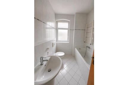 ruhig gelegene 2-Raum-Wohnung + Balkon - Weißenfels