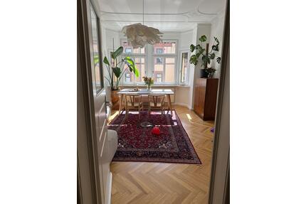 Altbau-Perle mit Marienplatz-Blick - Teilmöblierte 3-Zimmer Whg. - Stuttgart Stuttgart-Süd