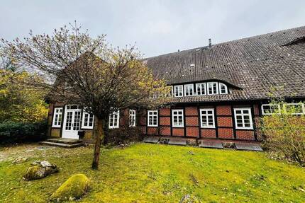Exkl. Landhaus in idyllischer Hoflage bei Salzhausen - Pferdehaltung möglich