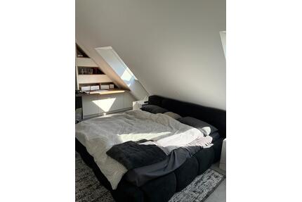 Moderne Dachgeschosswohnung mit großer Dachterrasse - Stein
