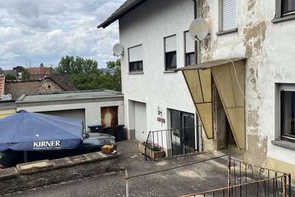Haus zum Kaufen in Aschbach 109.000,00 € 221 m²
