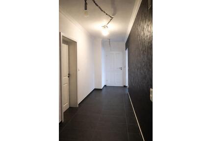 Moderne 3 ZKDB Balkon und Gäste WC - Krefeld Cracau