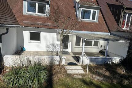 Haus, 150 m² Südgarten, Kamin & Fußbodenheizung – ruhige Lage am Bach in Oberschleißheim b. München
