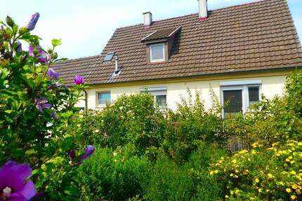 Sanierungsobjekt EFH auf 678 m² großem Grundstück mit erweitertem Baufenster in Bietigheim 