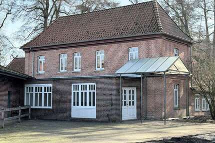 Haus zum Mieten in Neustadt a.Rbge. 1.100,00 € 227 m²