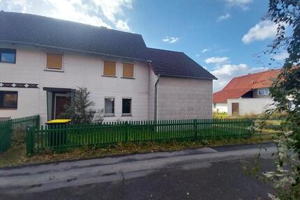 Doppelhaushälfte in ruhiger Lage - sanierungsbedürftig - Wulften am Harz