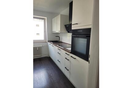 Wohnung 67 m² 2-Raum ab sofort - 670,00&nbsp;EUR Kaltmiete, ca.&nbsp; 67,00&nbsp;m&sup2; in Duisburg (PLZ: 47051)