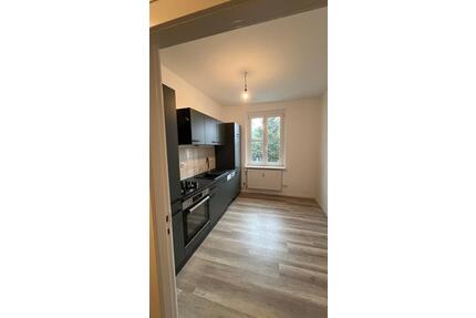 Frisch renovierte 3-Zimmer-Wohnung, Einbauküche neu, Stellplatz - Schwielowsee