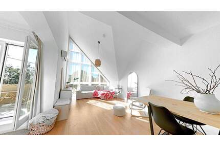 Sonnenverwöhnte 3 - Zimmer Galeriewohnung mit Balkon und Tiefgarage in Wiesbaden - Sonnenberg