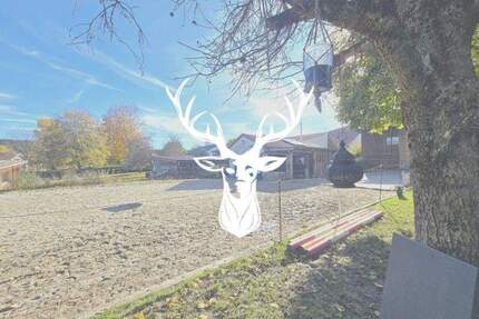 Stilvoller Pferdehof mit flexiblem Gewerberaum, zwei Wohnungen und 1,3 ha arrondierter Fläche direkt am Hof in Leibertingen im Donautal