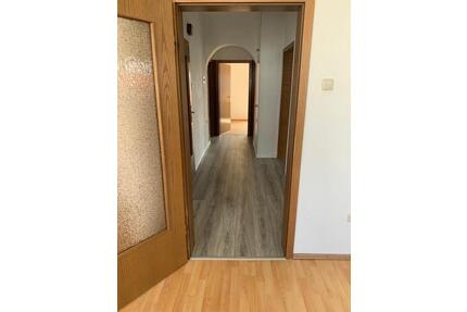 Gepflegte 4ZKB Wohnung mit Balkon in Niestetal-Heiligenrode