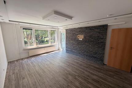 Schöne Wohnung mit 3 Zimmern sowie Balkon und Garage - Salzgitter Ortschaft Nord