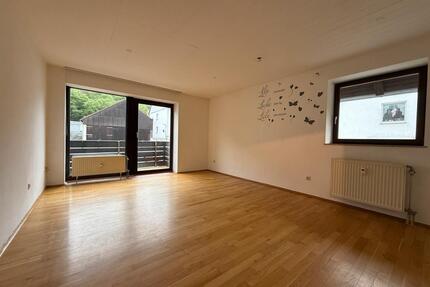 Charmante 2-Zimmer-Wohnung mit Balkon — Fulda-Lage Spiekershausen - Staufenberg