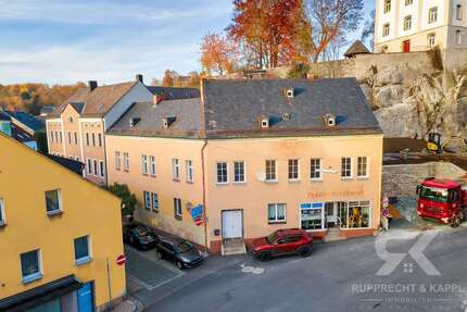 Haus zum Kaufen in Arzberg 99.000,00 € 170 m²