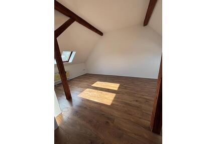 Helle 2,5-Zimmer Dachgeschosswohnung - Bremen Burglesum