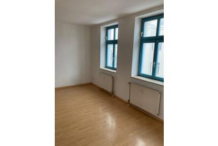 Helle 2-Zimmer Wohnung mit offener Wohnküche und Balkon in der Thiemstraße zur Miete - Magdeburg