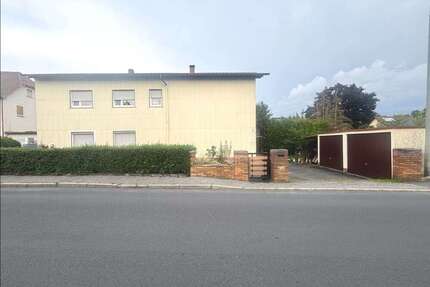 Haus zum Kaufen in Neustadt bei Coburg 160.000,00 € 200 m²