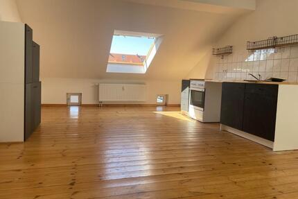 Helle 1,5-Zimmer Dachgeschosswohnung - ab sofort - Neuruppin